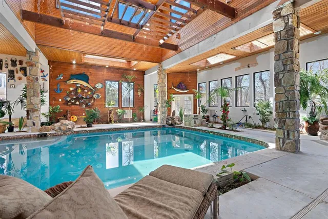 $2,400,000 | 228 Private Road 1758, Chico, TX 76431