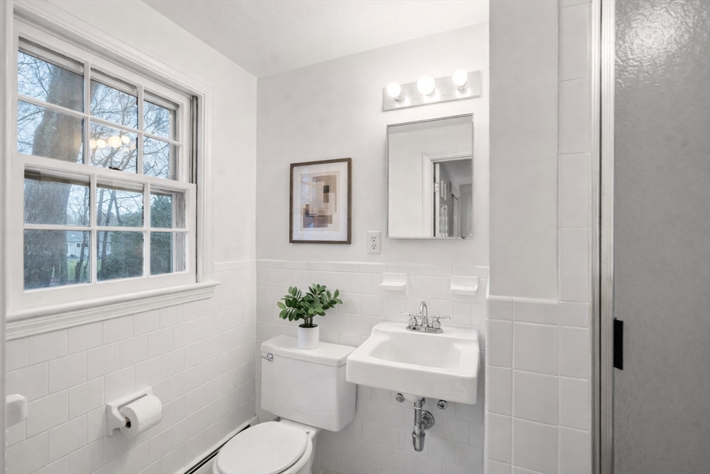 8 Woodfall Road Medfield, MA 02052 - Photo 24 of 41