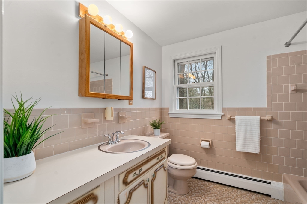 8 Woodfall Road Medfield, MA 02052 - Photo 32 of 41