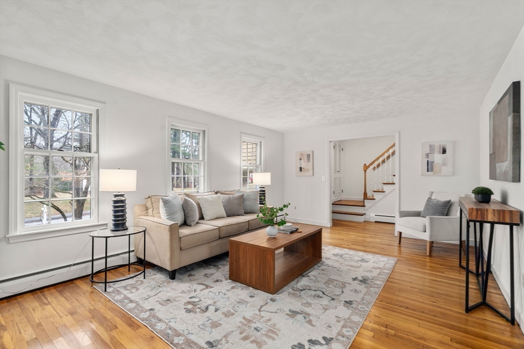 8 Woodfall Road Medfield, MA 02052 - Photo 5 of 41