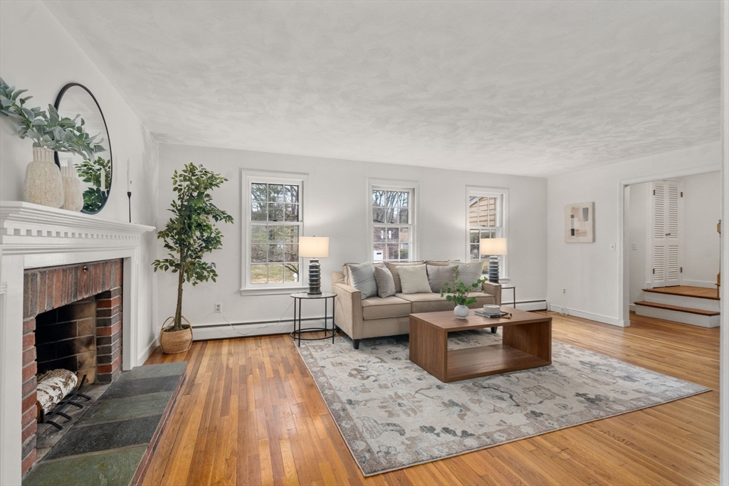 8 Woodfall Road Medfield, MA 02052 - Photo 10 of 41