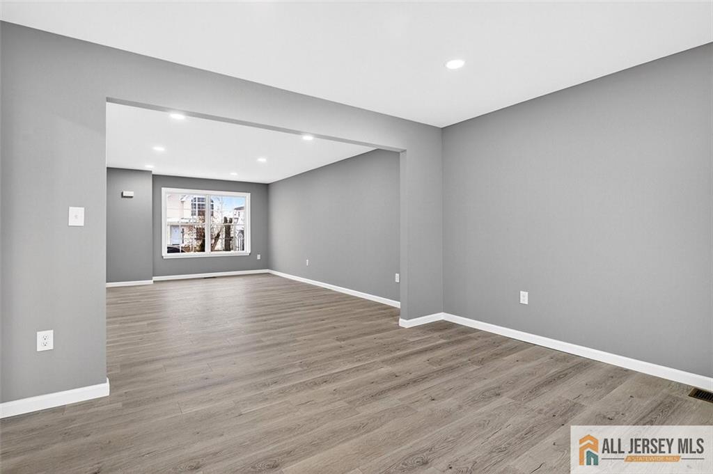 63 Scarlet Drive Sayreville, NJ 08859 - Photo 11 of 35