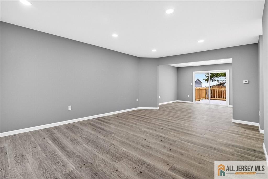 63 Scarlet Drive Sayreville, NJ 08859 - Photo 12 of 35