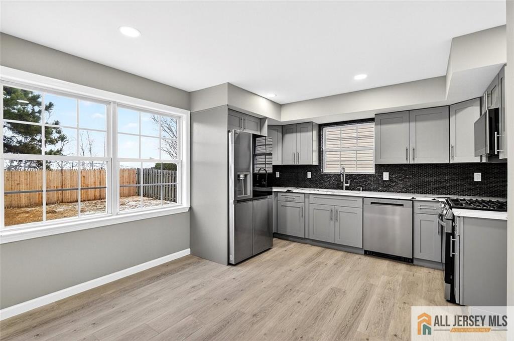 63 Scarlet Drive Sayreville, NJ 08859 - Photo 17 of 35