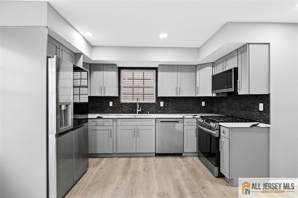 63 Scarlet Drive Sayreville, NJ 08859 - Photo 19 of 35