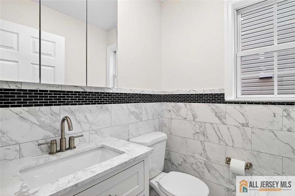 63 Scarlet Drive Sayreville, NJ 08859 - Photo 20 of 35