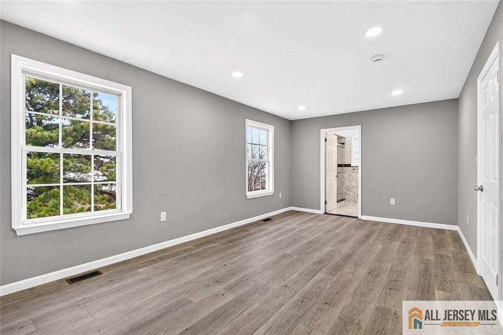 63 Scarlet Drive Sayreville, NJ 08859 - Photo 21 of 35