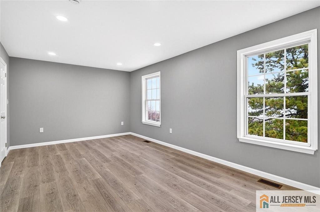 63 Scarlet Drive Sayreville, NJ 08859 - Photo 24 of 35