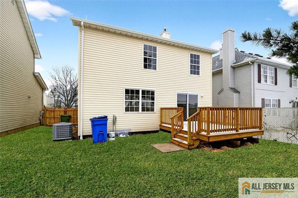 63 Scarlet Drive Sayreville, NJ 08859 - Photo 31 of 35