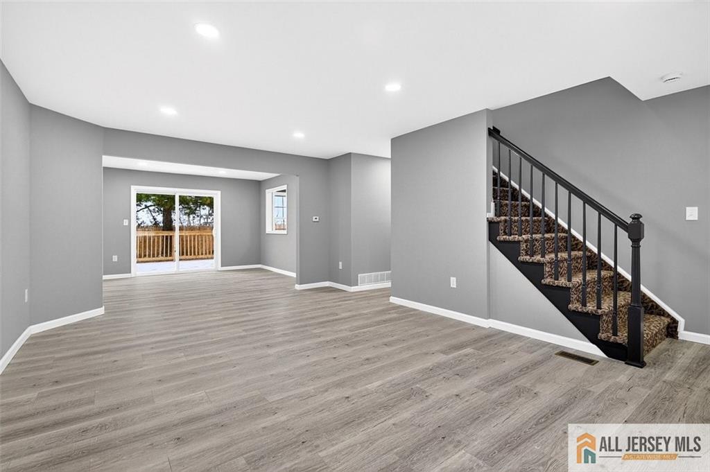 63 Scarlet Drive Sayreville, NJ 08859 - Photo 10 of 35