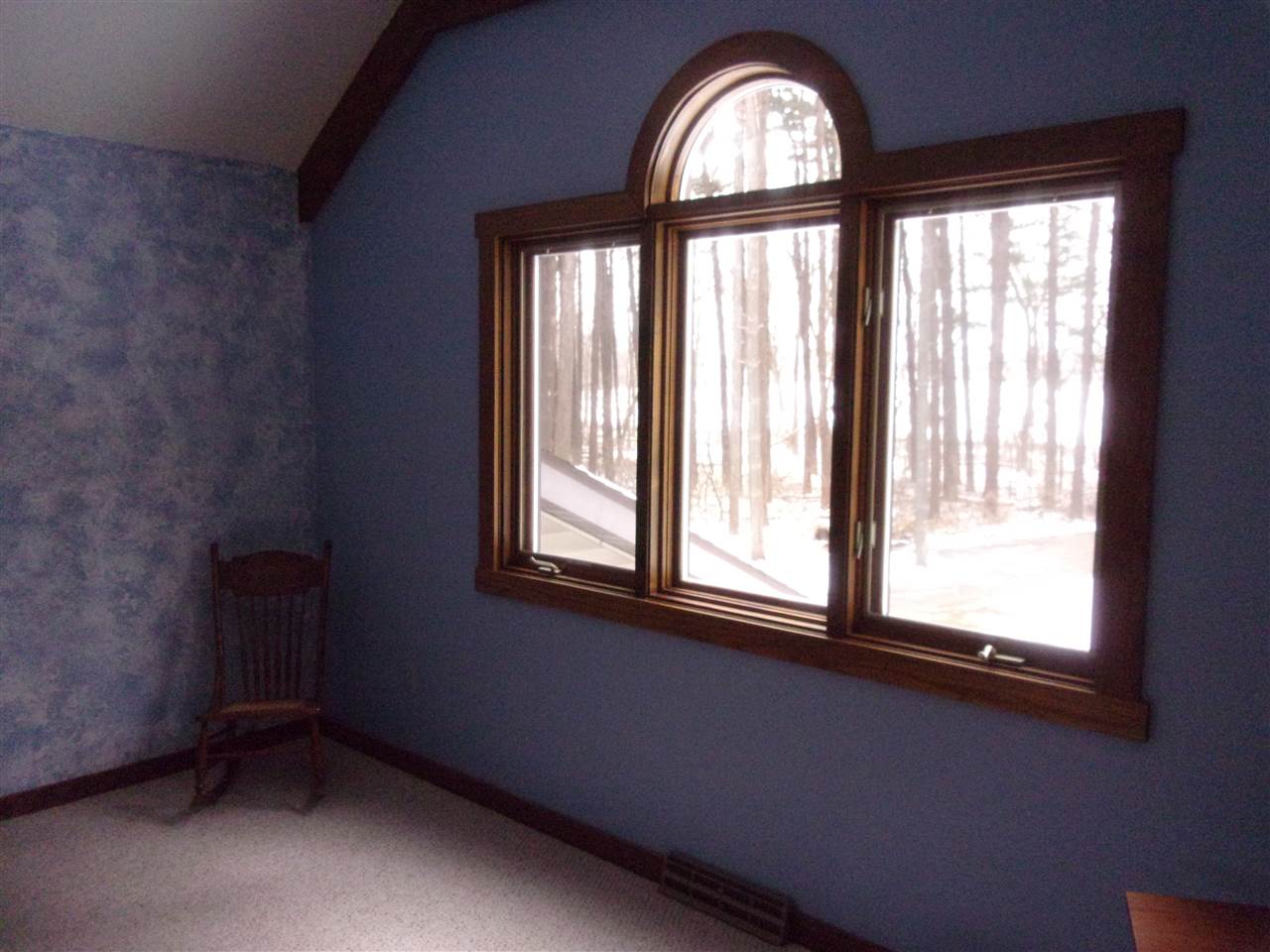3745 Freeport Road Rockton, IL 61072 - Photo 22 of 24 an empty room with a window