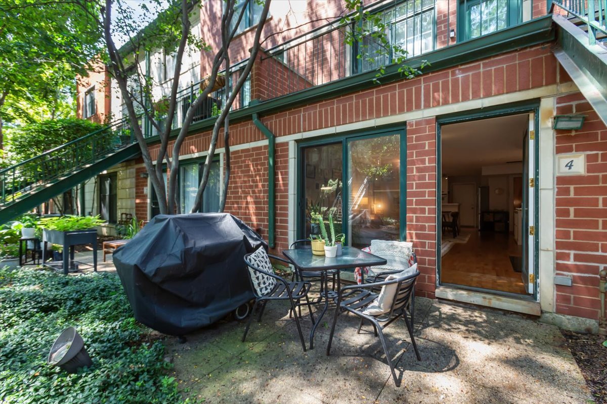 1812 South Federal Street, Unit 4 Chicago, IL 60616 - Photo 3 of 26