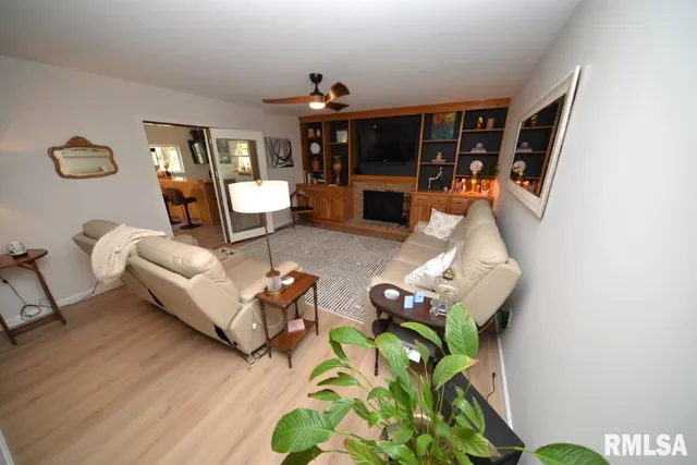 $350,000 | 4211 Fox Crk Drive, Mount Vernon, IL 62864