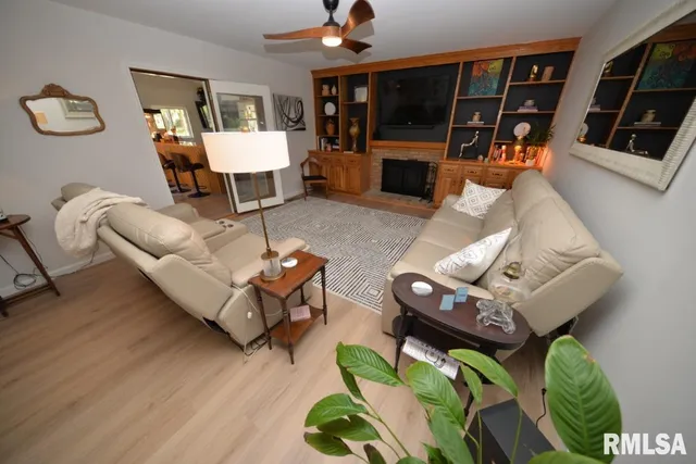 $350,000 | 4211 Fox Crk Drive, Mount Vernon, IL 62864