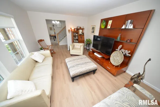 $350,000 | 4211 Fox Crk Drive, Mount Vernon, IL 62864