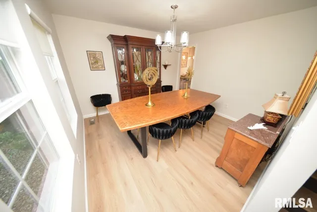 $350,000 | 4211 Fox Crk Drive, Mount Vernon, IL 62864