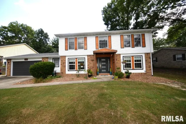 $350,000 | 4211 Fox Crk Drive, Mount Vernon, IL 62864