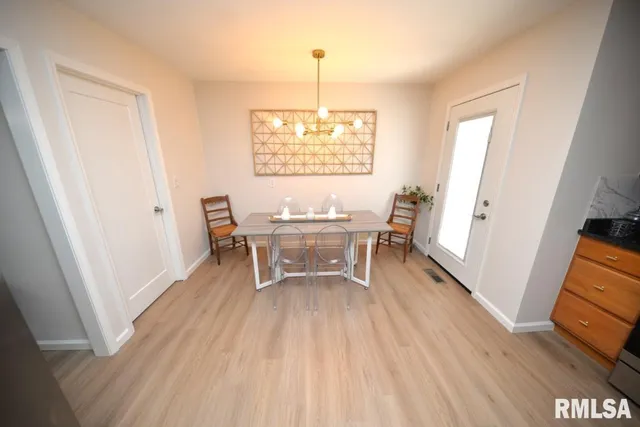 $350,000 | 4211 Fox Crk Drive, Mount Vernon, IL 62864