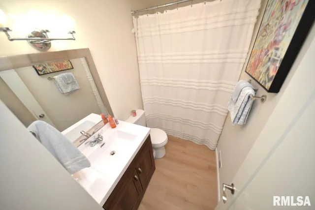 $350,000 | 4211 Fox Crk Drive, Mount Vernon, IL 62864