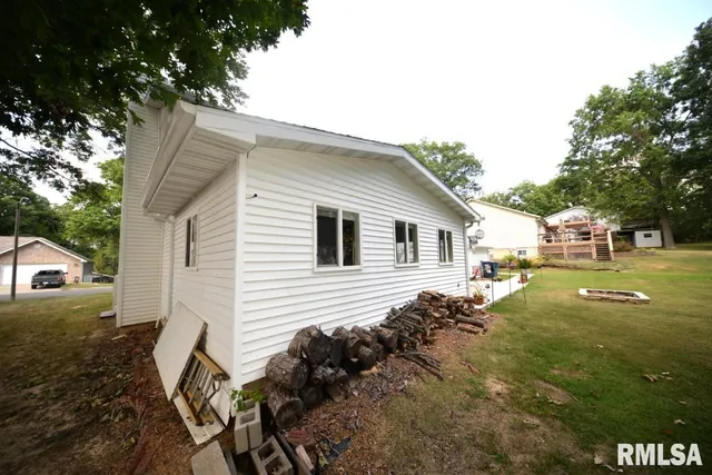 $350,000 | 4211 Fox Crk Drive, Mount Vernon, IL 62864