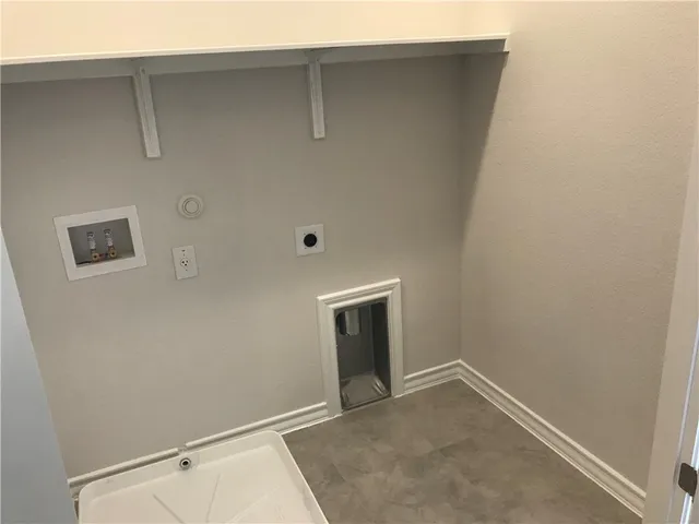 $2,000 | 712 Long Run, Liberty Hill, TX 78642