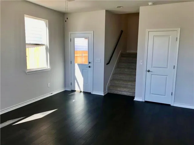 $2,000 | 712 Long Run, Liberty Hill, TX 78642