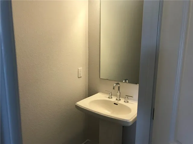 $2,000 | 712 Long Run, Liberty Hill, TX 78642