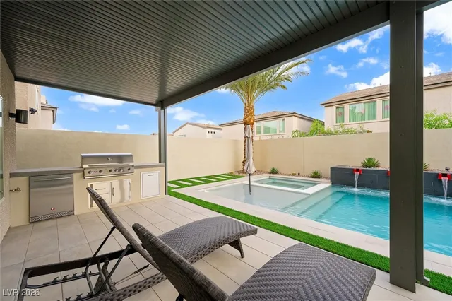 $999,000 | 7085 Sunland Hls Avenue, Las Vegas, NV 89113