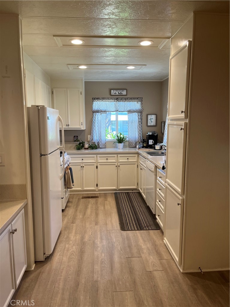 751 Village Lake Brea, CA 92821 - Photo 4 of 16