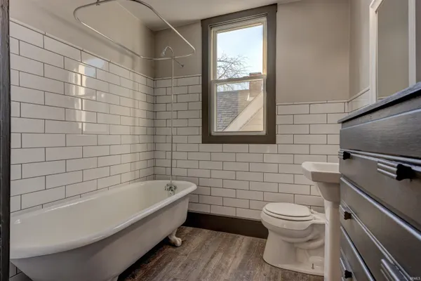 $219,500 | 212 East Delaware Street, Evansville, IN 47711