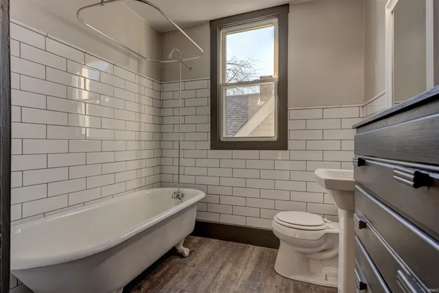 $226,500 | 212 East Delaware Street, Evansville, IN 47711