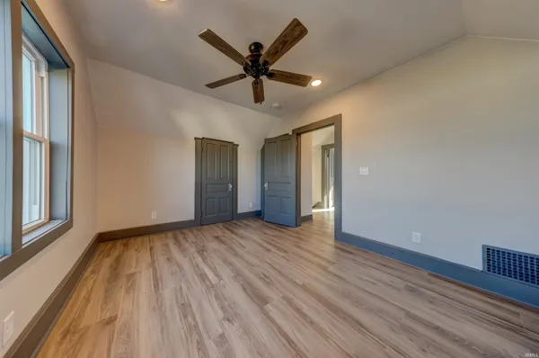 $219,500 | 212 East Delaware Street, Evansville, IN 47711