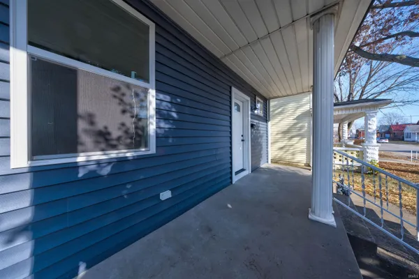 $219,500 | 212 East Delaware Street, Evansville, IN 47711