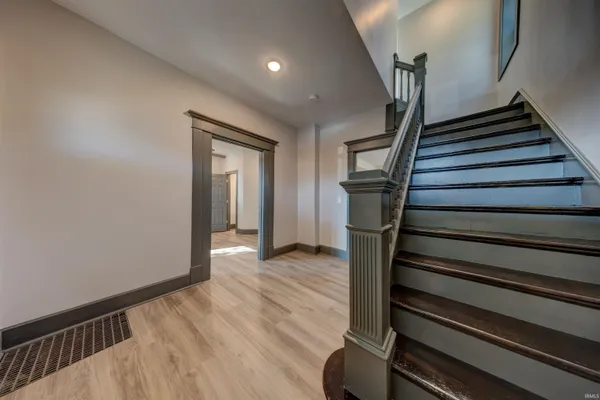 $219,500 | 212 East Delaware Street, Evansville, IN 47711