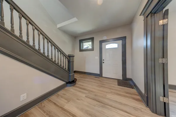 $219,500 | 212 East Delaware Street, Evansville, IN 47711