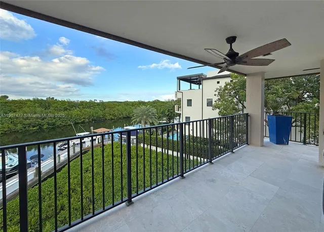 $1,995,000 | 5950 Paradise Point Drive, Palmetto Bay, FL 33157