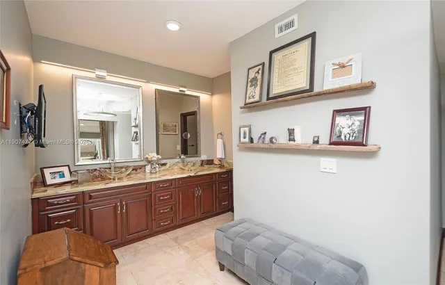 $1,995,000 | 5950 Paradise Point Drive, Palmetto Bay, FL 33157