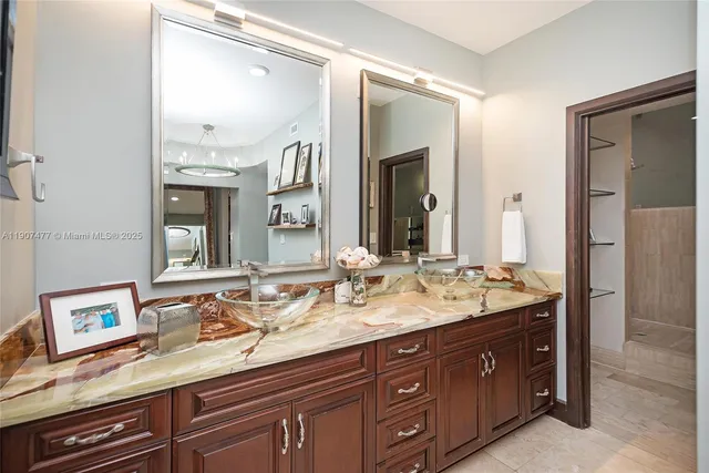 $1,995,000 | 5950 Paradise Point Drive, Palmetto Bay, FL 33157