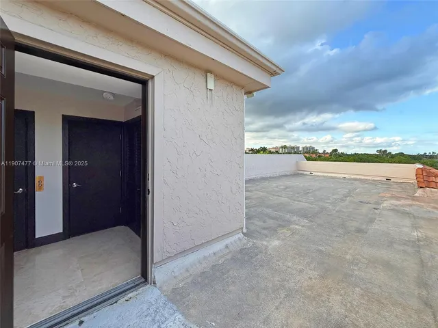 $1,995,000 | 5950 Paradise Point Drive, Palmetto Bay, FL 33157