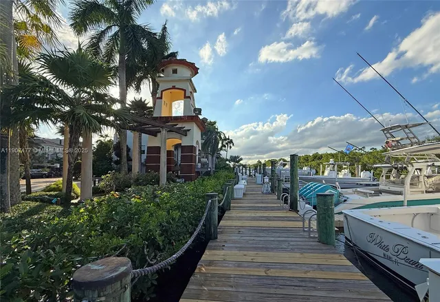 $1,995,000 | 5950 Paradise Point Drive, Palmetto Bay, FL 33157