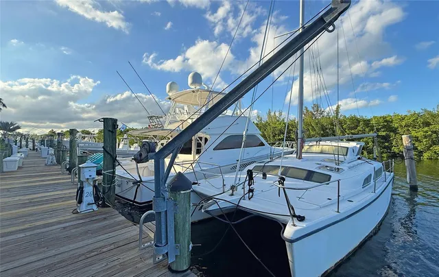 $1,995,000 | 5950 Paradise Point Drive, Palmetto Bay, FL 33157