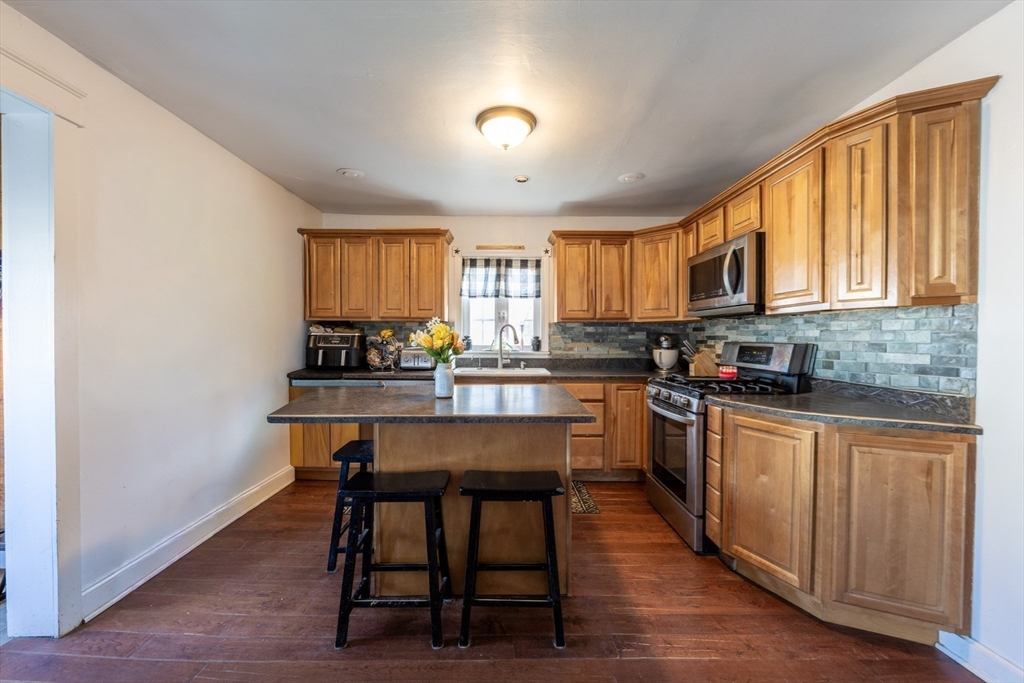 103 Chicago Street Fall River, MA 02721 - Photo 8 of 39