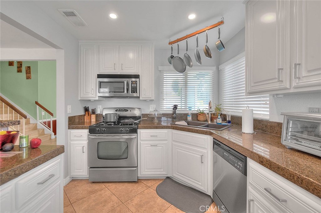 5 Navajo Trail Lane Phillips Ranch, CA 91766 - Photo 15 of 65 Remodeled kitchen