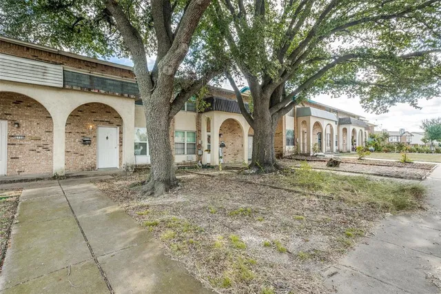 $1,325 | 2734 Patricia Lane, Garland, TX 75041