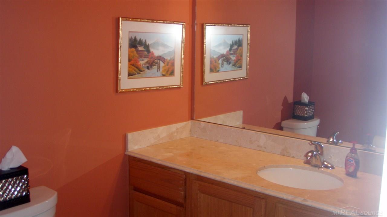 2181 Clinton View Circle Rochester Hills, MI 48309 - Photo 14 of 33