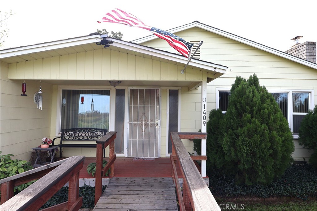1409 North Street Corning, CA 96021 - Photo 2 of 40 a front view of a house