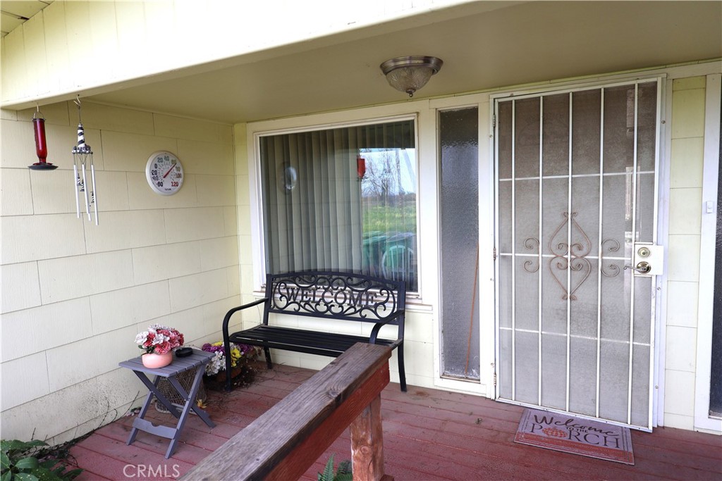 1409 North Street Corning, CA 96021 - Photo 9 of 40 a living room with furniture