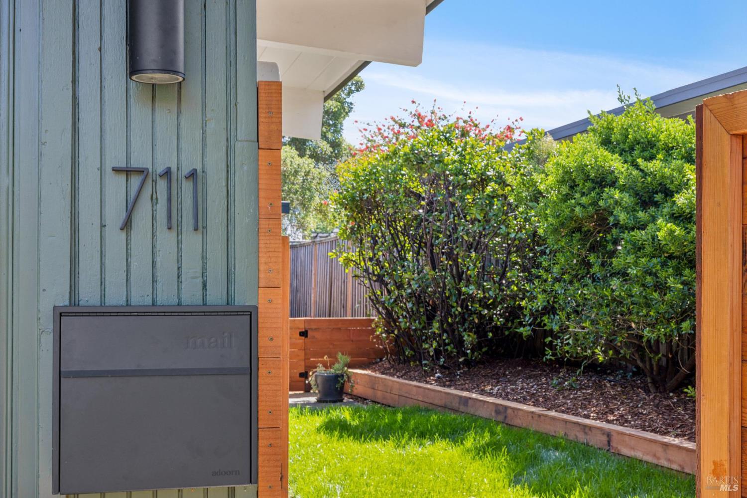 711 Del Ganado Road San Rafael, CA 94903 - Photo 2 of 56