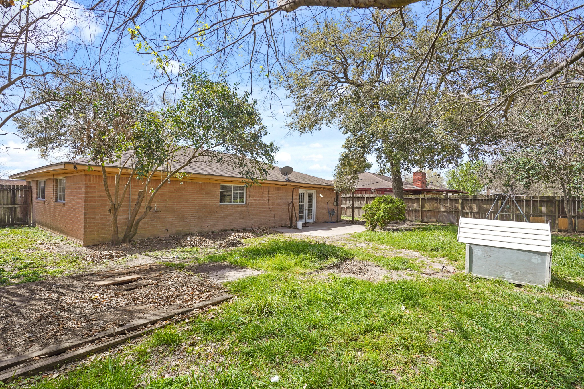 135 Mill Stream Lane Houston, TX 77060 - Photo 11 of 11 Spacious backyard perfect for entertainment.