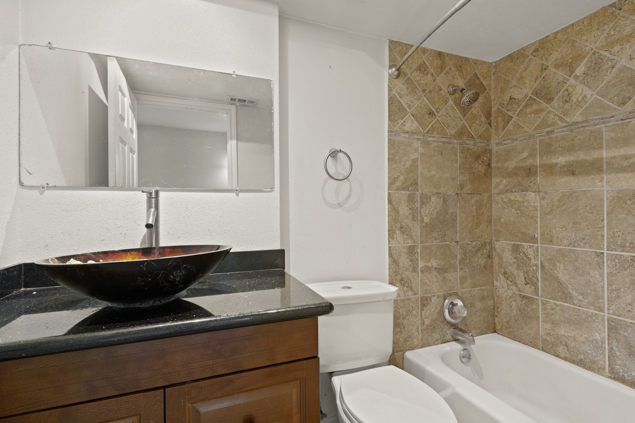 135 Mill Stream Lane Houston, TX 77060 - Photo 10 of 11 Bathroom.